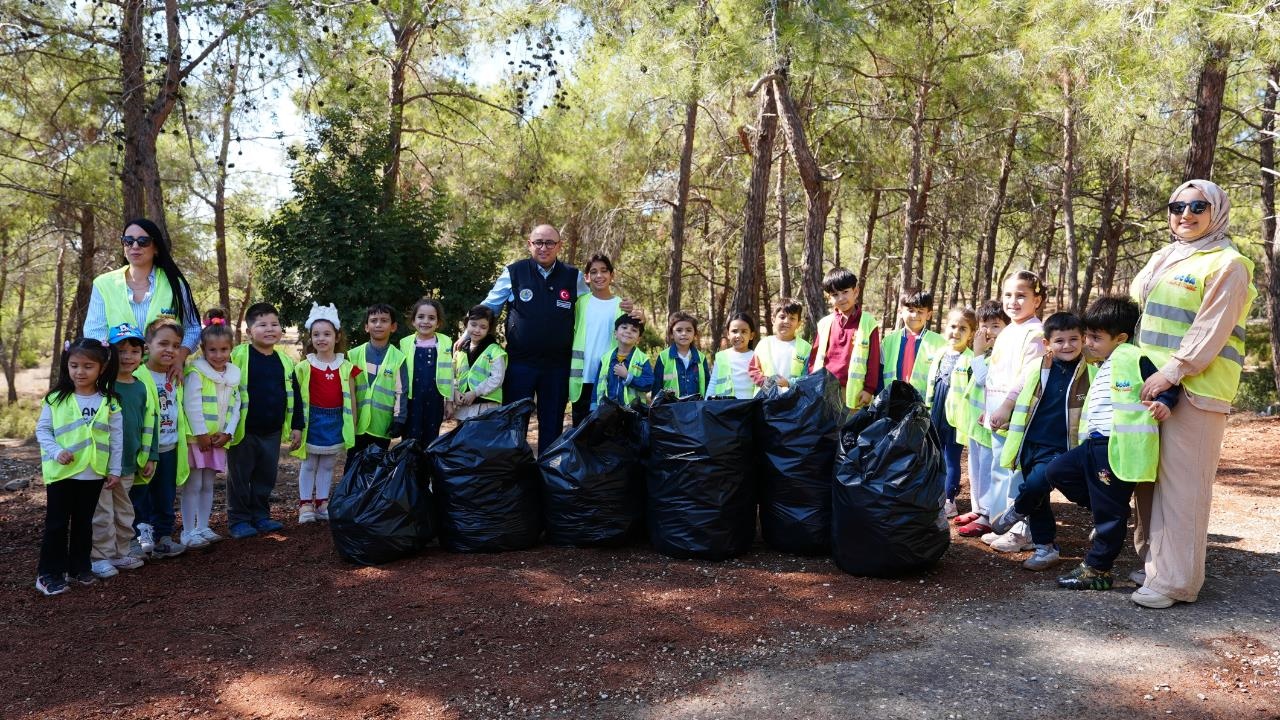 Takipçim Kadar Çöp Topluyorum: Aras ve Minik Doğa Müfettişleri Görev Başında