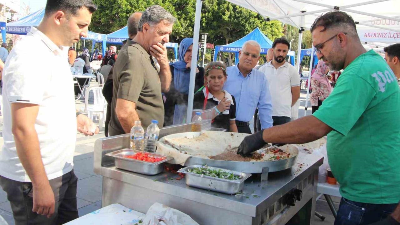 Mersin’de Hayır Çarşısı: El Emeği Lezzetlerle Kur’an Kurslarına Destek!