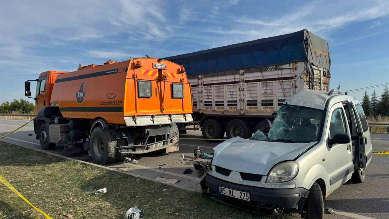 Amasya’da Trafik Kazası: 4 Kişi Hayatını Kaybetti, 1 Yaralı