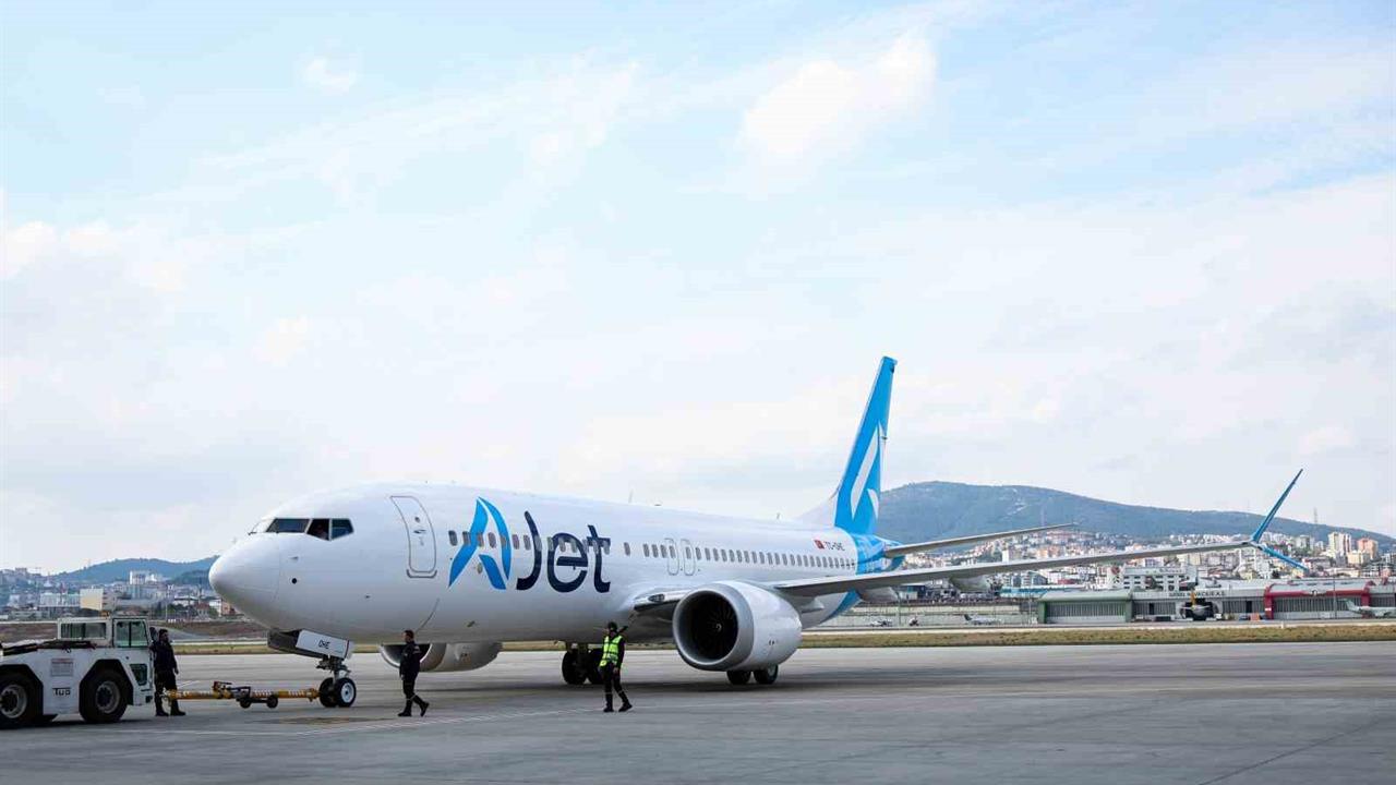 AJet’in 5. Uçağı Sabiha Gökçen Havalimanı’na İndi