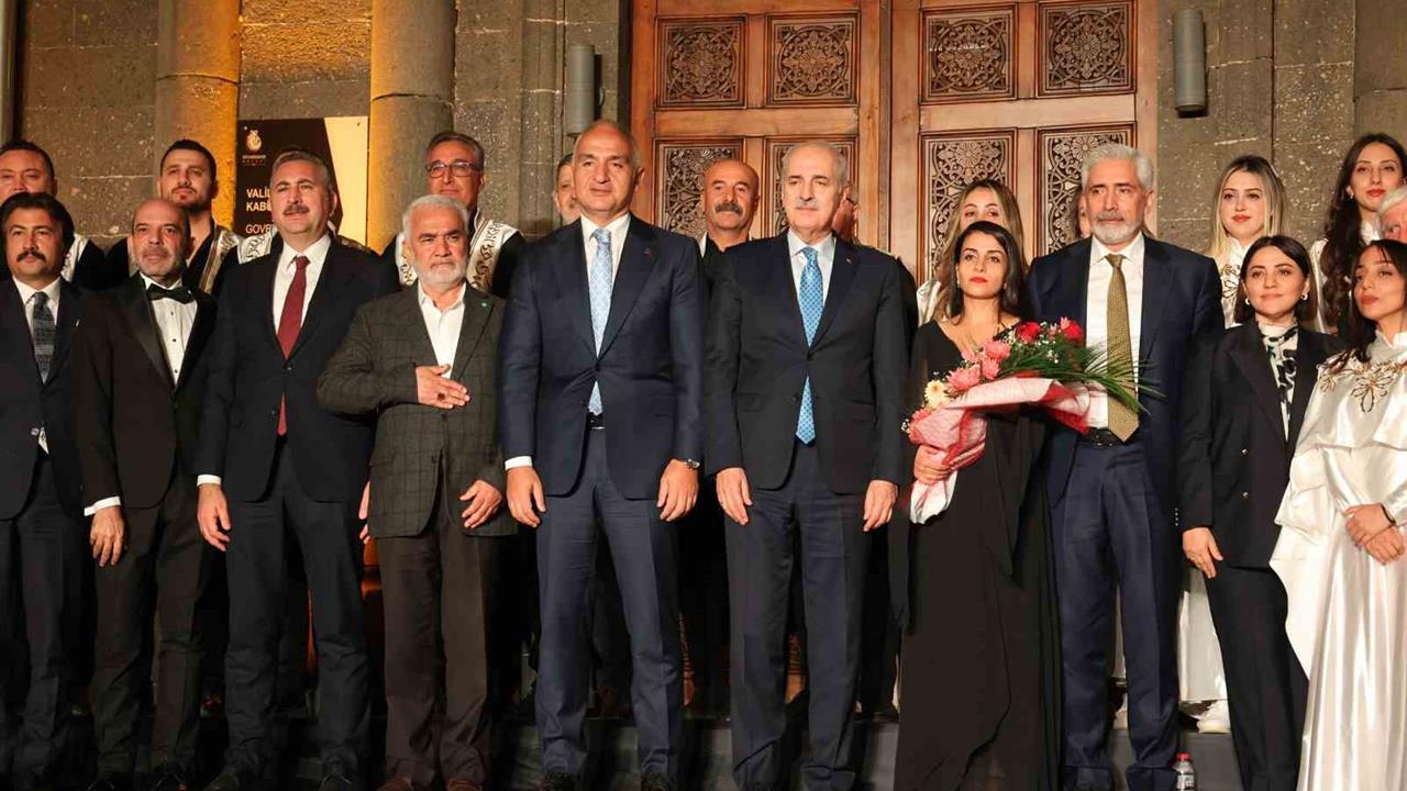 Diyarbakır'da Kültür Yolu Festivali'ne TBMM Başkanı Kurtulmuş Katıldı