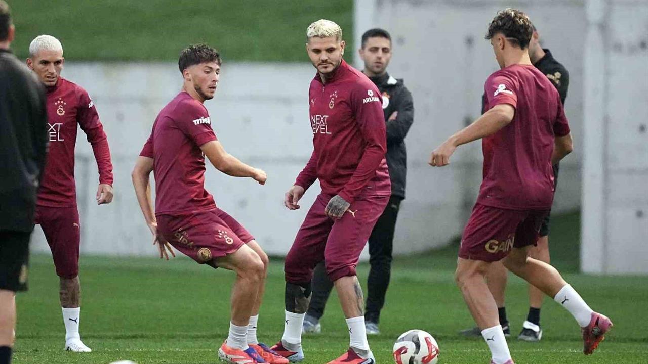 Galatasaray Başakşehir Maçı İçin Hazırlıklarını Tamamladı