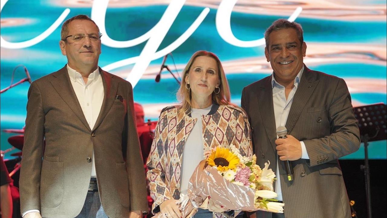 Ayvalık'ta Zeytin Festivali Coşkusu: Ege Rüzgarı Esti