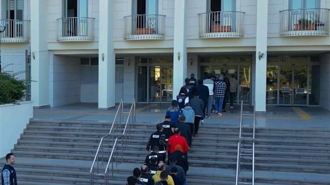 Muğla'da Göçmen Kaçakçılığı Operasyonu: 18 Tutuklama