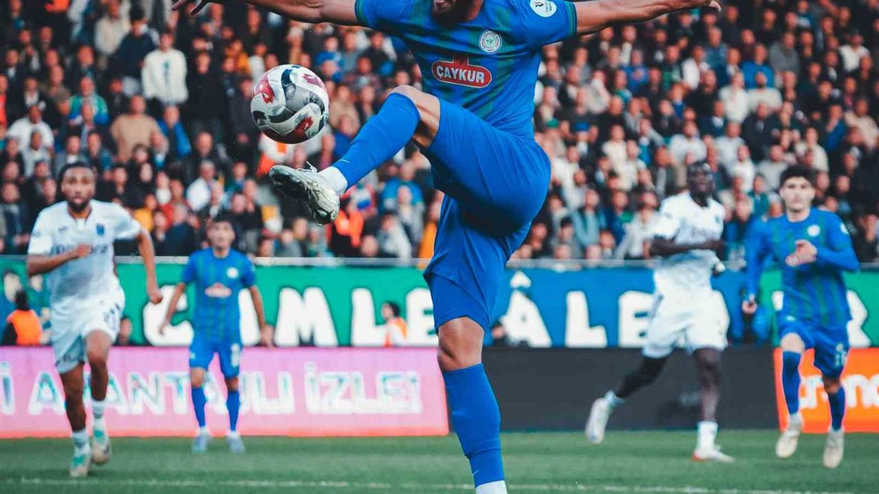 Çaykur Rizespor 1 - Trabzonspor 2: İlk Yarı Sonucu