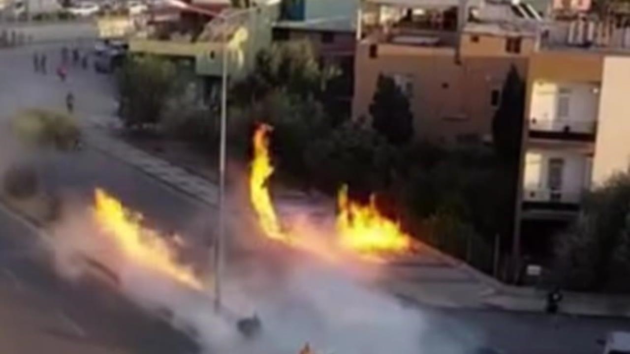 Tarsus'ta İnternet Kazısı Yangına Neden Oldu: 2 Yaralı