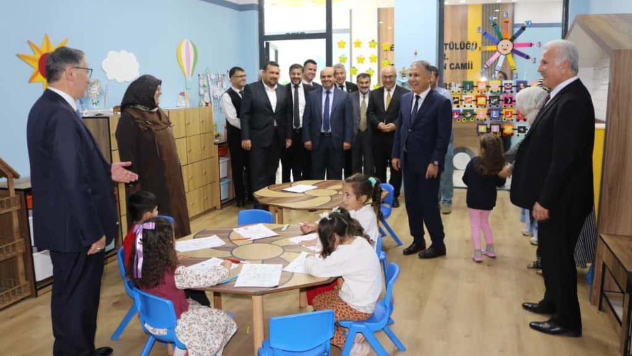 Prof. Dr. Mustafa Karataş’tan MEÜ 4-6 Yaş Kur’an Kursuna Ziyaret