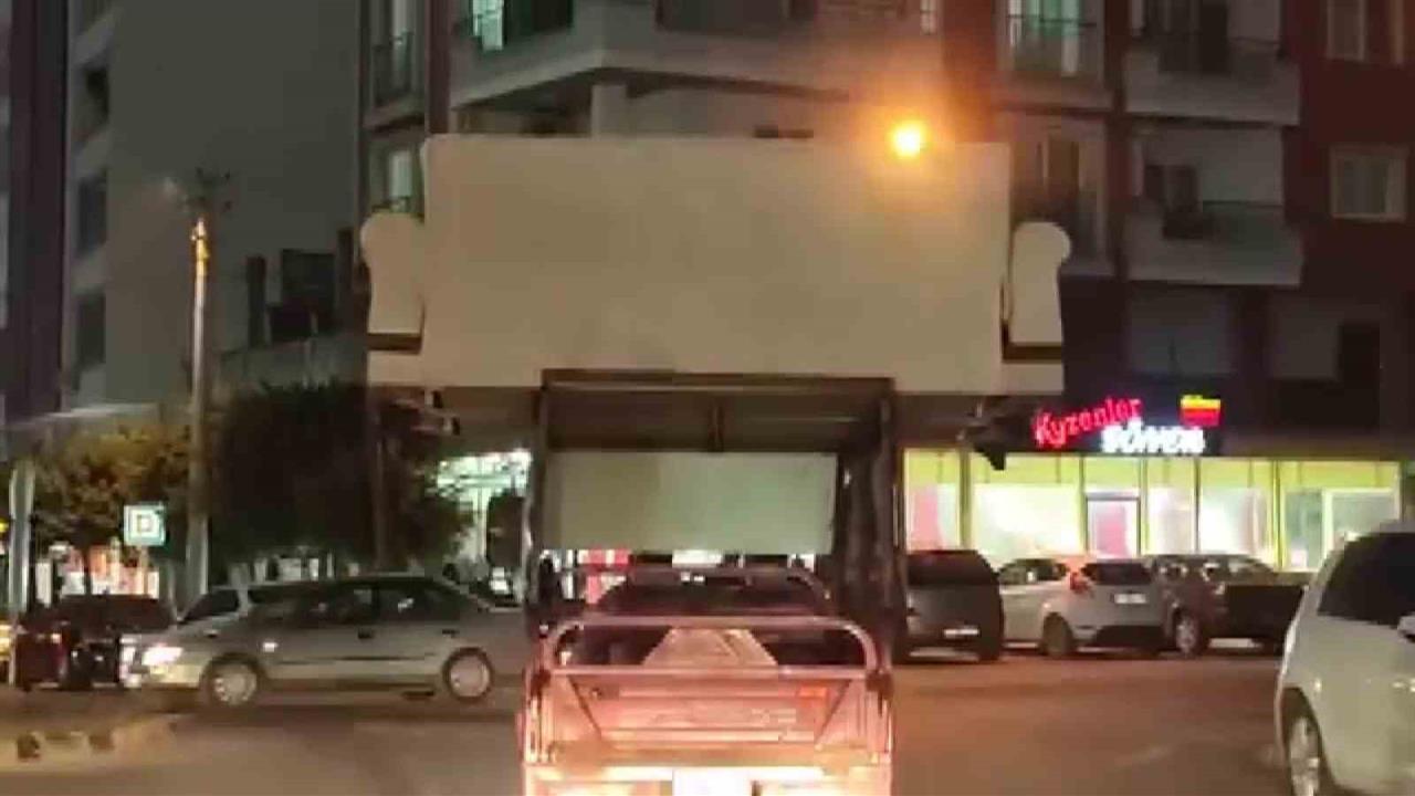 Hatay'da Motosikletle Koltuk Taşıyan Sürücüye Ceza Kesildi