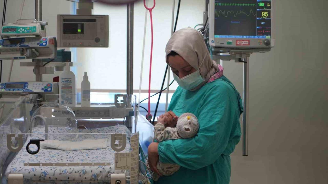 Suriye'den Gelen Hamit Bebek İçin Hayat Kurtaran Ameliyat