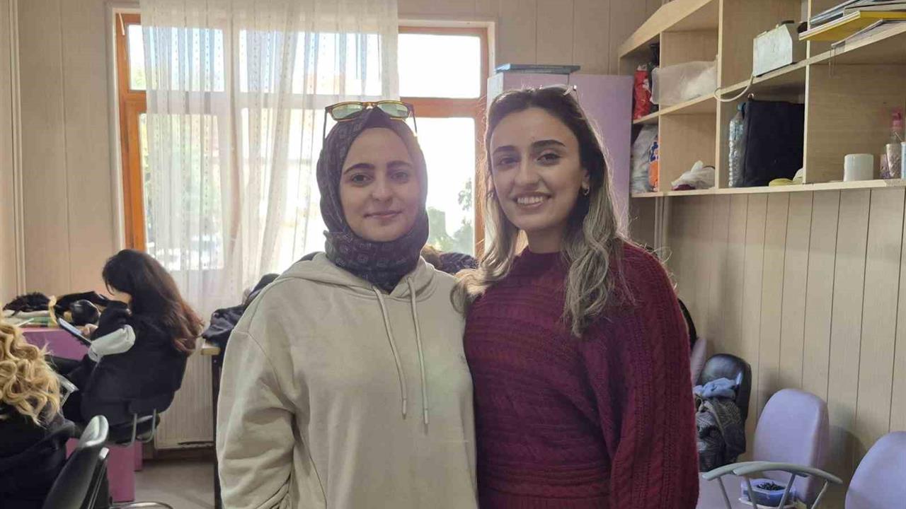 Abla ve kardeş, hayalleri için kuaförlük eğitimi alıyor - ELAZIĞ