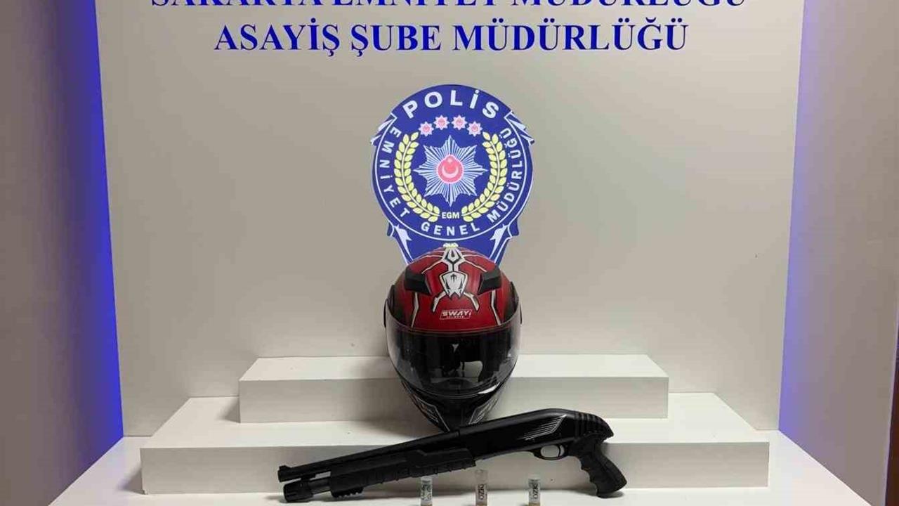 Tüfekle 2 kişinin yaralandığı olayda 3 şüpheli tutuklandı - SAKARYA
