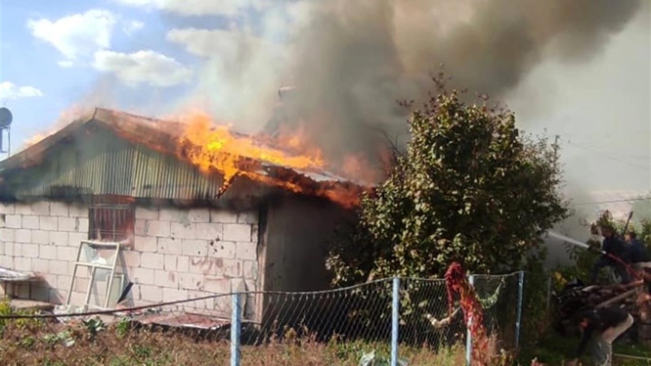 Malatya'da Korkutan Ev Yangını: Vatandaşlar Müdahale Etti