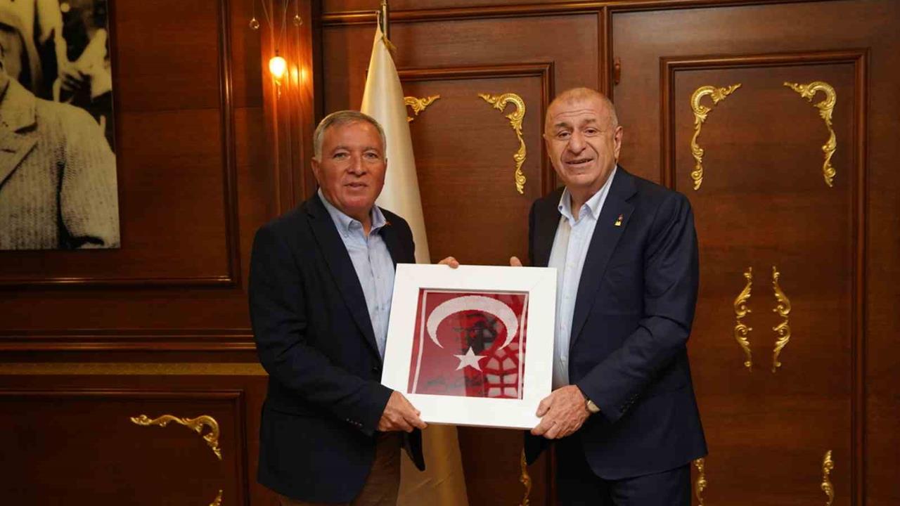 Zafer Partisi lideri Özdağ’dan Başkan Kepenek’e övgü; "Gerçekten kıskandım" - DENİZLİ