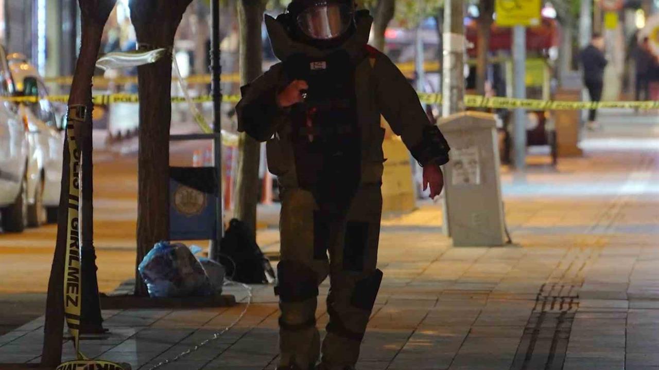 Kırıkkale’nin en işlek caddesinde şüpheli paket paniği: Polis meraklı vatandaşlarla adeta imtihan verdi