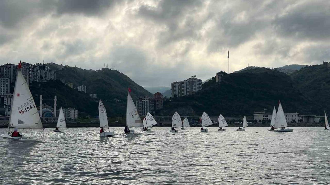 29 Ekim Cumhuriyet Bayramı Yelken Yarışları yapıldı - TRABZON