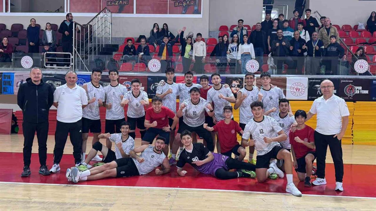 Kayseri Elit Voleybol’dan muhteşem geri dönüş