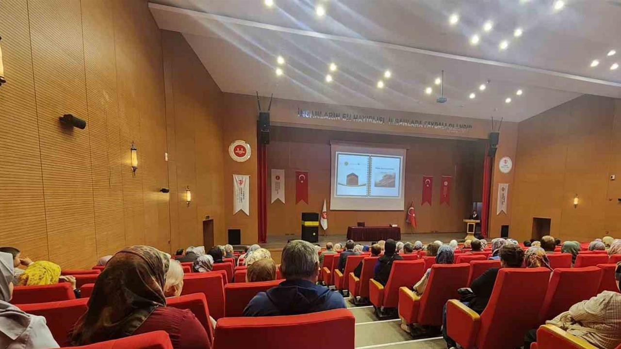 Umreye gidecek olan vatandaşlara yönelik hazırlık semineri düzenlendi - AYDIN