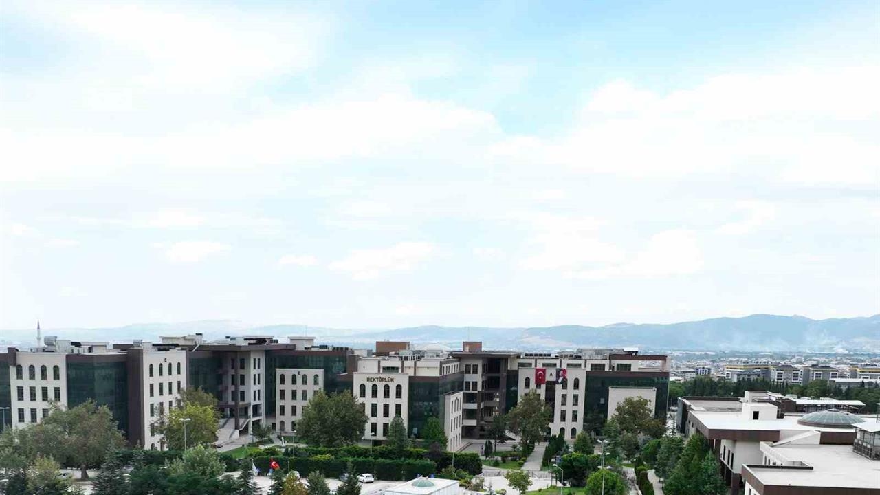 Bursa'da 'Tercihten Önce Üniversiteni Yaşa' Projesinin Sonuçları Açıklandı