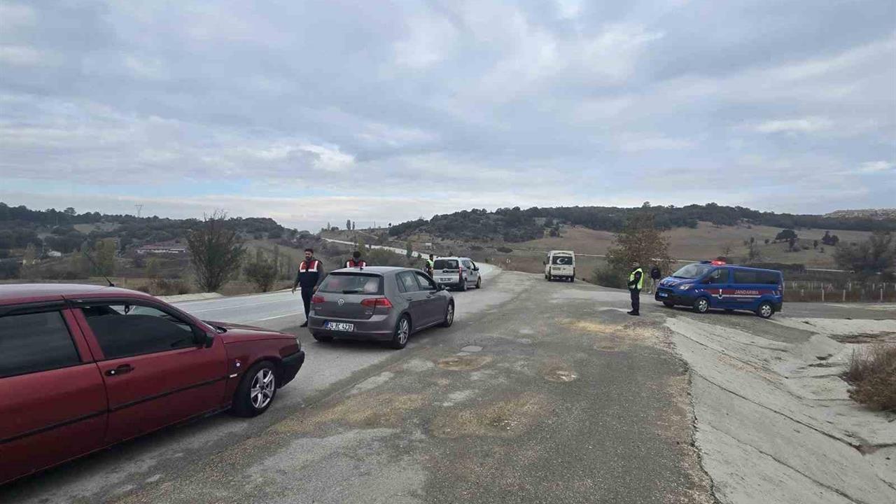 Bilecik’te 115 jandarma personelinin katılımı ile 18 noktada Huzur ve Güven uygulaması