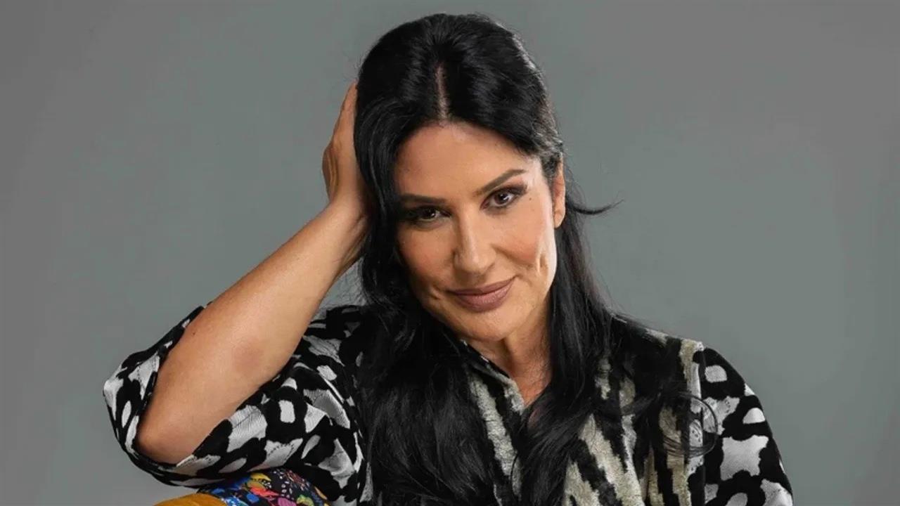 İclal Aydın, "Ama Değil, Rağmen" ile 12 ilde turneye çıkıyor - İSTANBUL