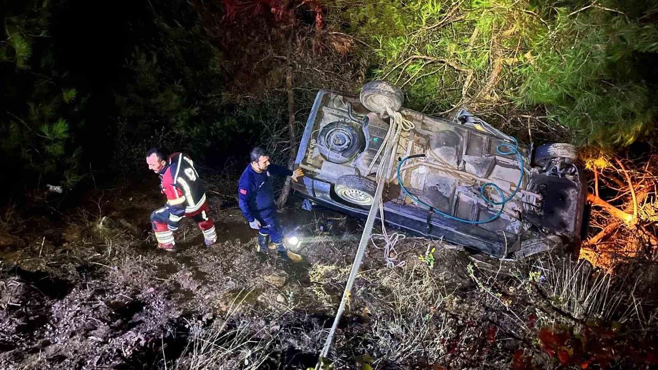 Kepsut’ta araç dereye uçtu: 5 yaralı - BALIKESİR