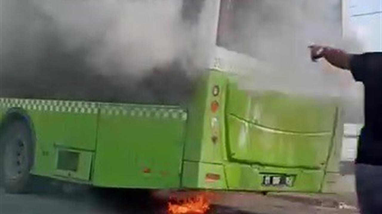 Adana'da Belediye Otobüsü Alev Alev Yandı