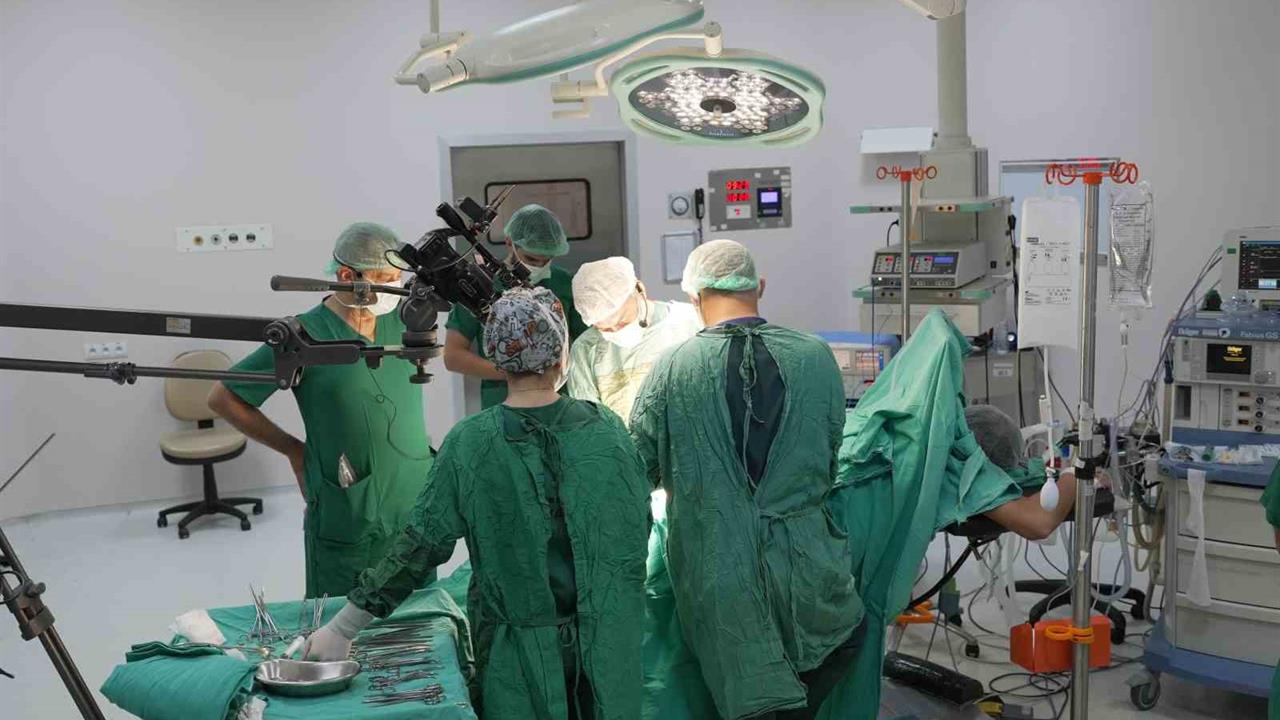 MEAH’ta 14 başarılı ameliyat canlı olarak gerçekleştirildi - MALATYA