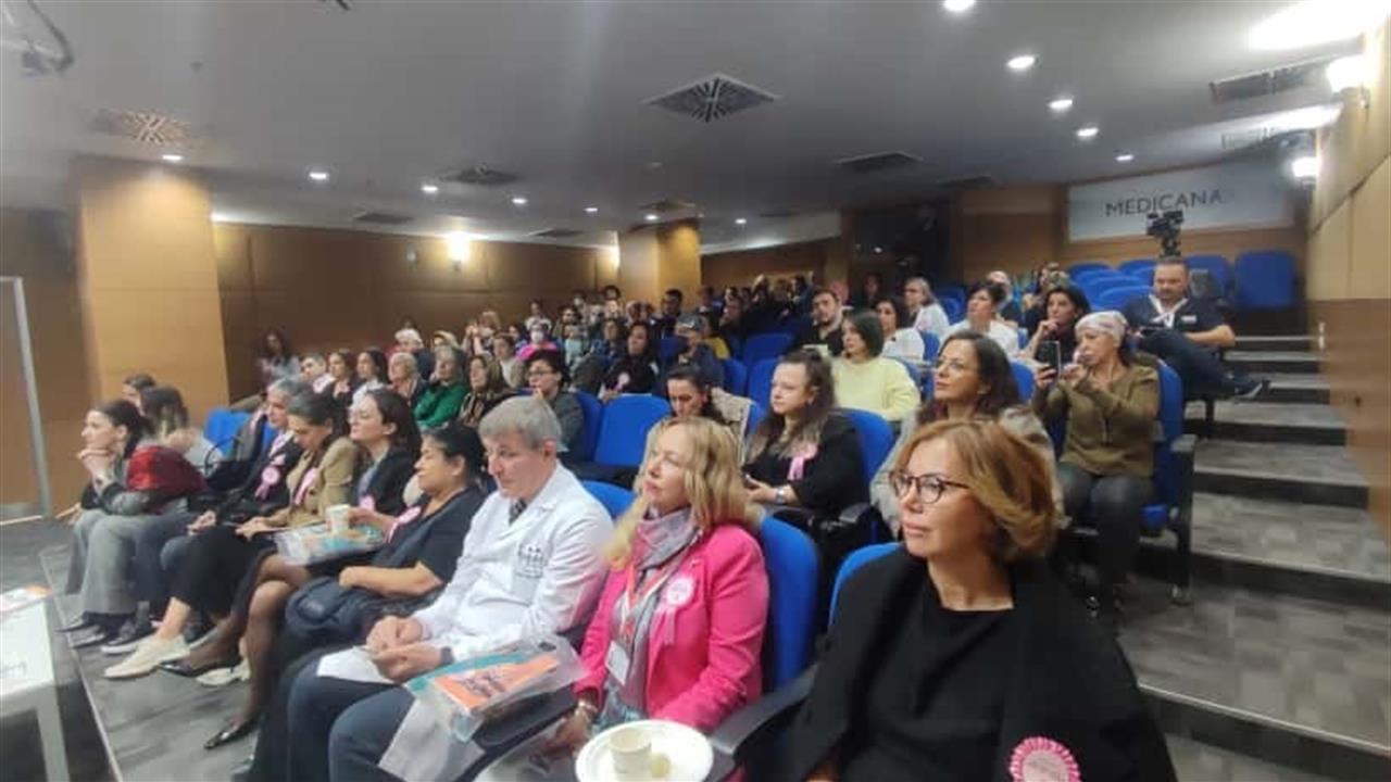 Medikal Onkolog Doç. Dr. Sarıcı: "Türkiye’de 40 milyon kadın olduğunu kabul ettiğimizde 5 milyon meme kanseri vakası bizi bekliyor" - ANKARA