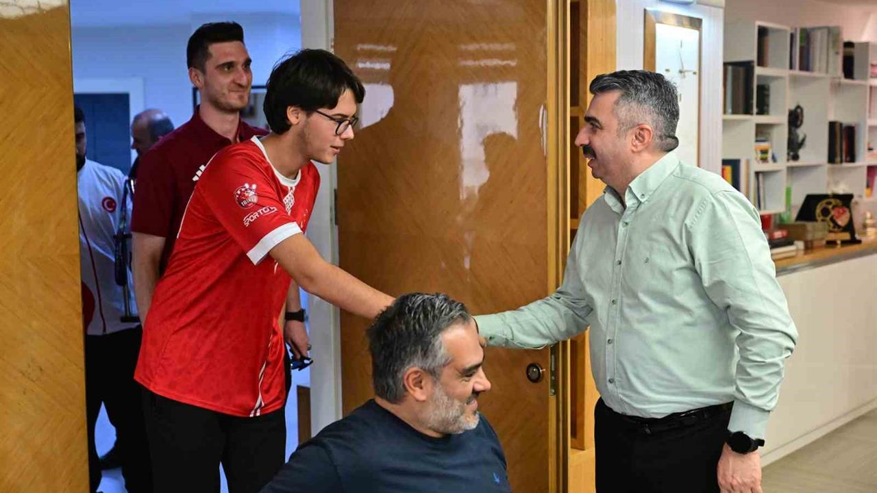 Bursa'da Sporculara Ödül Töreni: Şampiyonlar Ağırlanıyor