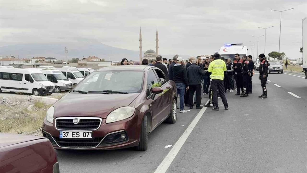 Aksaray'da Cenaze Konvoyuna Saldırı: 4 Yaralı