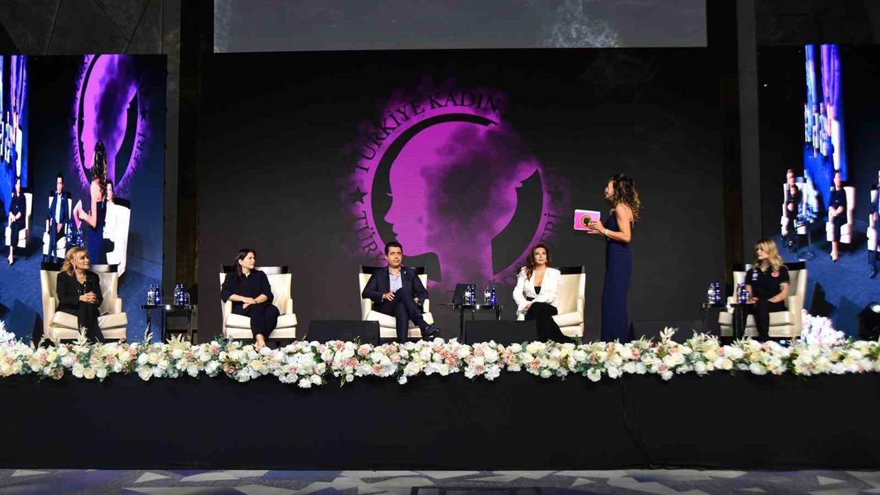 İstanbul'da 2. Türkiye Kadın Zirvesi Gerçekleşti