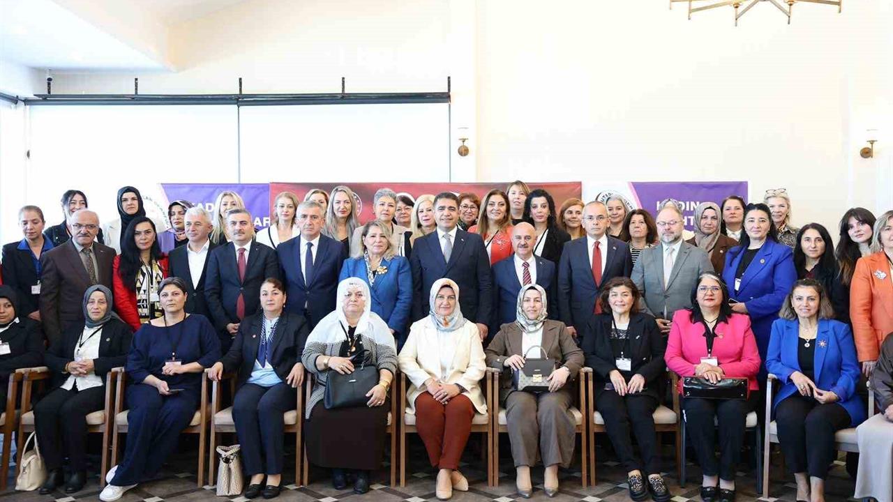 Düzce'de Kadın Eliyle Güçlenen Yerel Yönetimler Çalıştayı Yapıldı