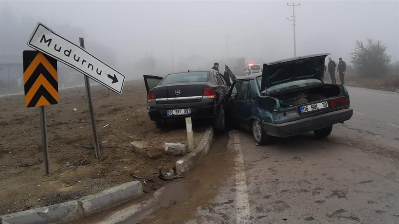 Bolu'da Dönel Kavşakta Kaza: 4 Yaralı