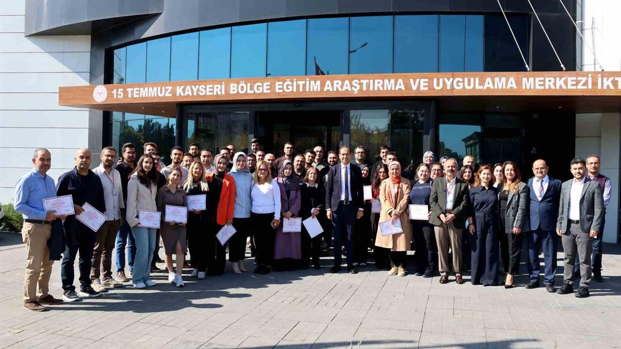 Kayseri'de Aile Hekimlerine Eğitim Verildi