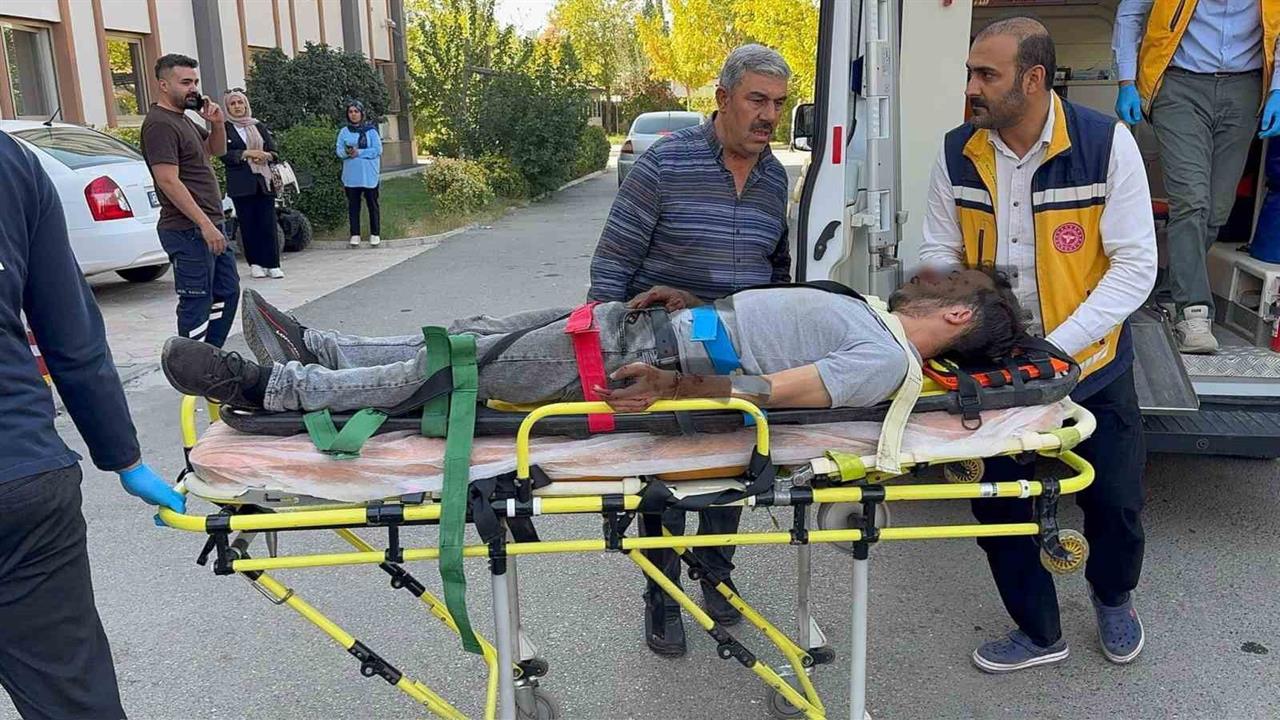 Adıyaman'da Motosiklet Devrildi: Sürücü Yaralandı