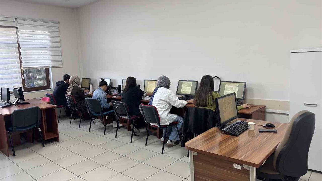 Kayseri'de KAYMEK Kursiyerlerinden Ücretsiz Eğitim Memnuniyeti