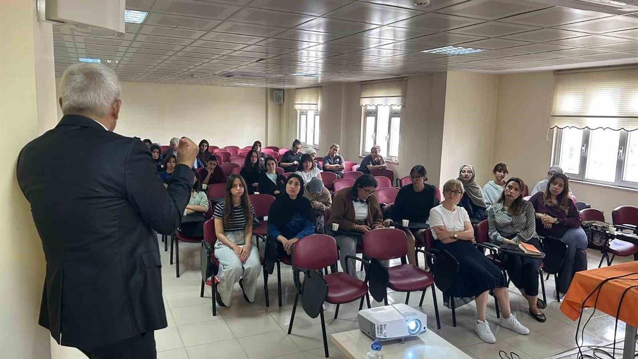 Antalya'da Kadın Sağlığı Semineri Düzenlendi