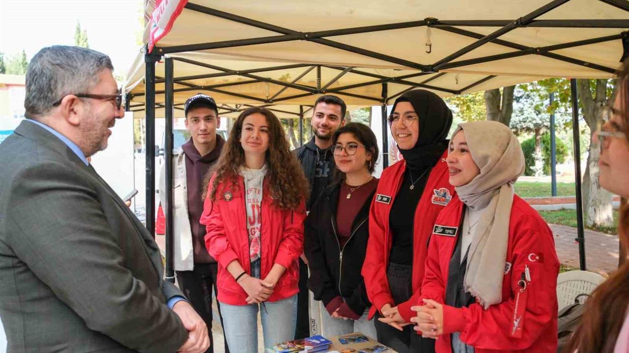 Rektör Kaplancıklı Bilecik'te Öğrencilerle Bir Araya Geldi