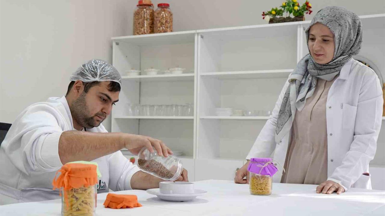 Erzurum'da Özel Gereksinimli Bireylere Destek Kursları Açıldı