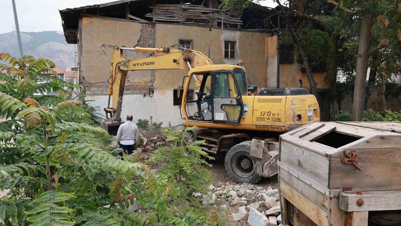 Tokat'ta Metruk Binaların Yerine Otopark Yapılacak