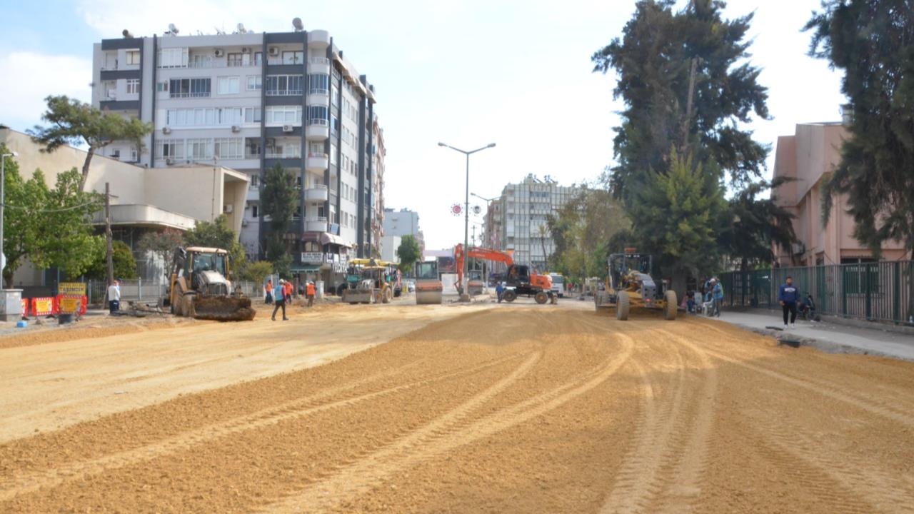 Yıkımı Tamamlanan Sunay Atilla Üstgeçidi Bölgesinde Büyükşehir Belediyesi’nden Yeni Düzenleme Faaliyeti