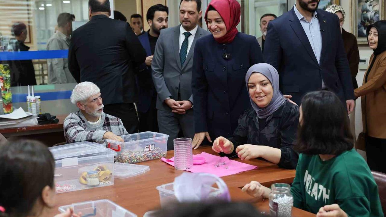 Kaya'dan Vefahane Yaşam Merkezi'ne Ziyaret