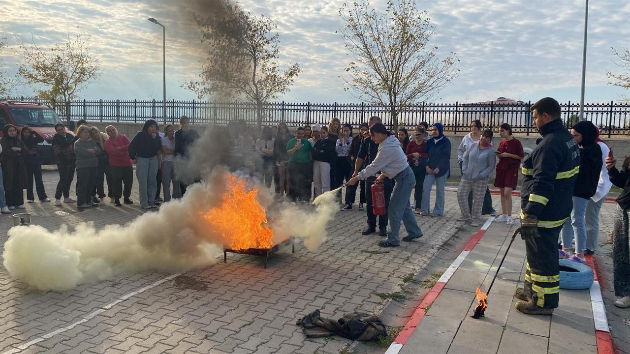 Babaeski KYK Kız Yurdu'nda Yangın Eğitimi Verildi