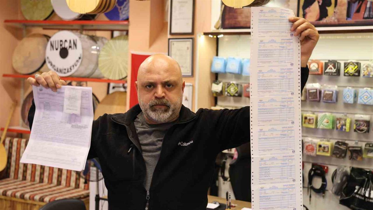 Kırşehirli Esnaf İcra Takibine Tepki Gösterdi: "Eleştirilerim İçin Baskı mı Uyguluyorsunuz?"