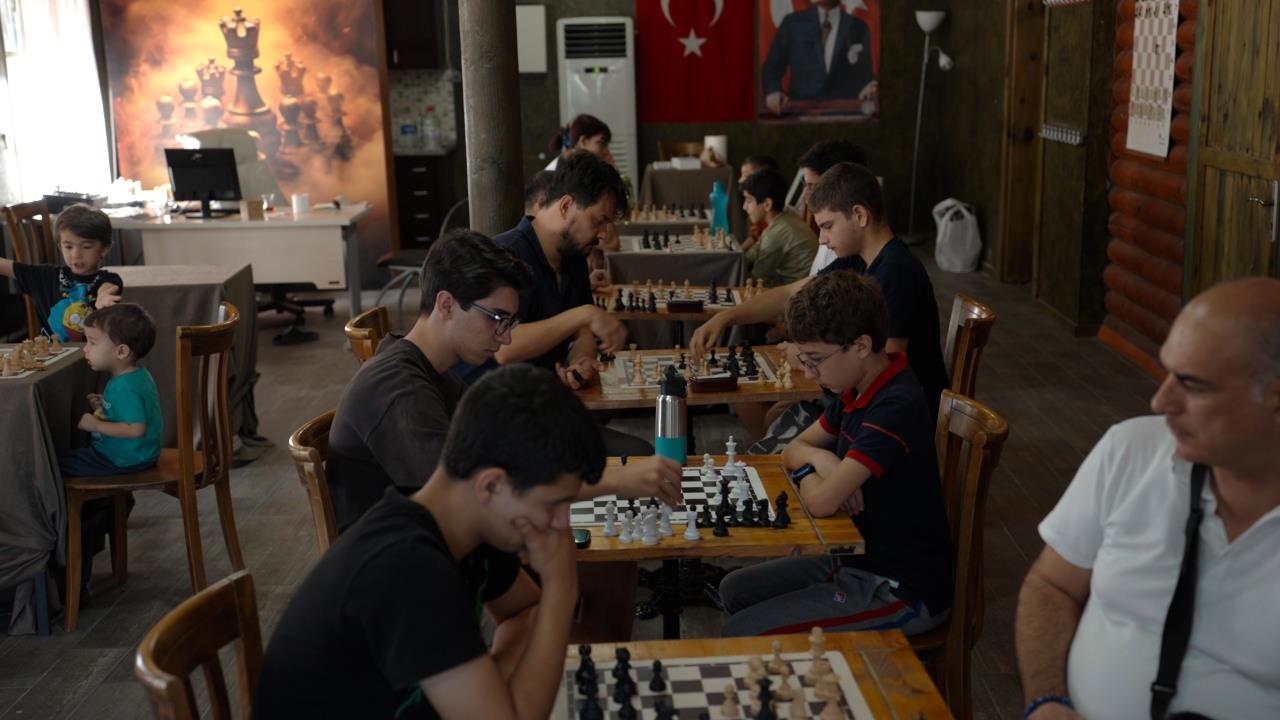 Mezitli’de Şah-hane Satranç Evine Yoğun İlgi