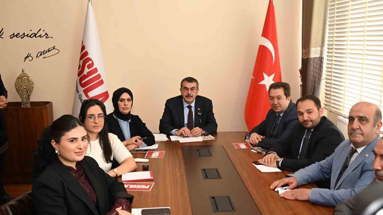 Bakan Tekin: CHP’nin Zorunlu Eğitime Yönelik Eleştirilerine Yanıt Verdi