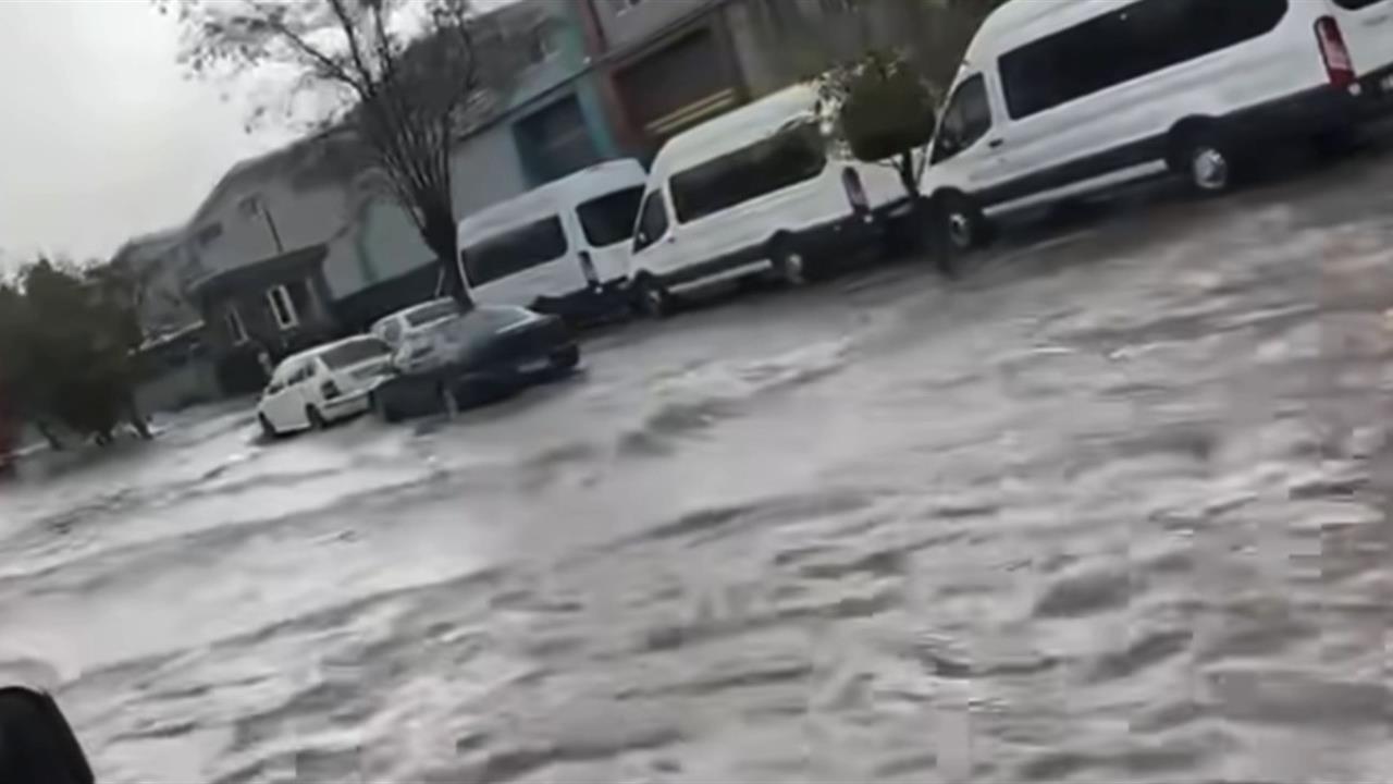 Gaziantep'te Şiddetli Yağış Hayatı Olumsuz Etkiledi