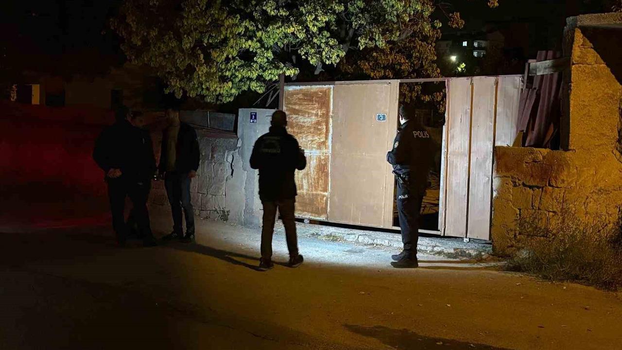 Kayseri'de Dayı Tarafından Bıçaklanan Yeğen Hastaneye Kaldırıldı