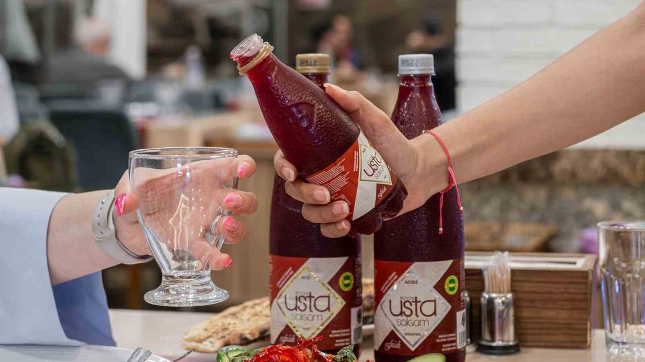 Adana'da Şalgam Uçaklarda Servis Edilmeye Başladı