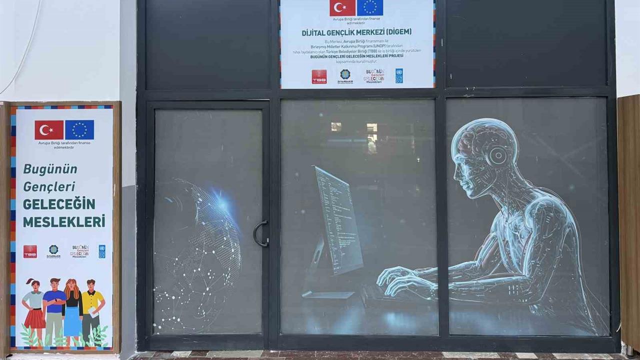 Diyarbakır'da Dijital Gençlik Merkezi Açılıyor